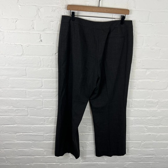 Lafayette 148 Women's Flat Front Cropped Pants Straight Leg Black Size 12 - Picture 3 of 5